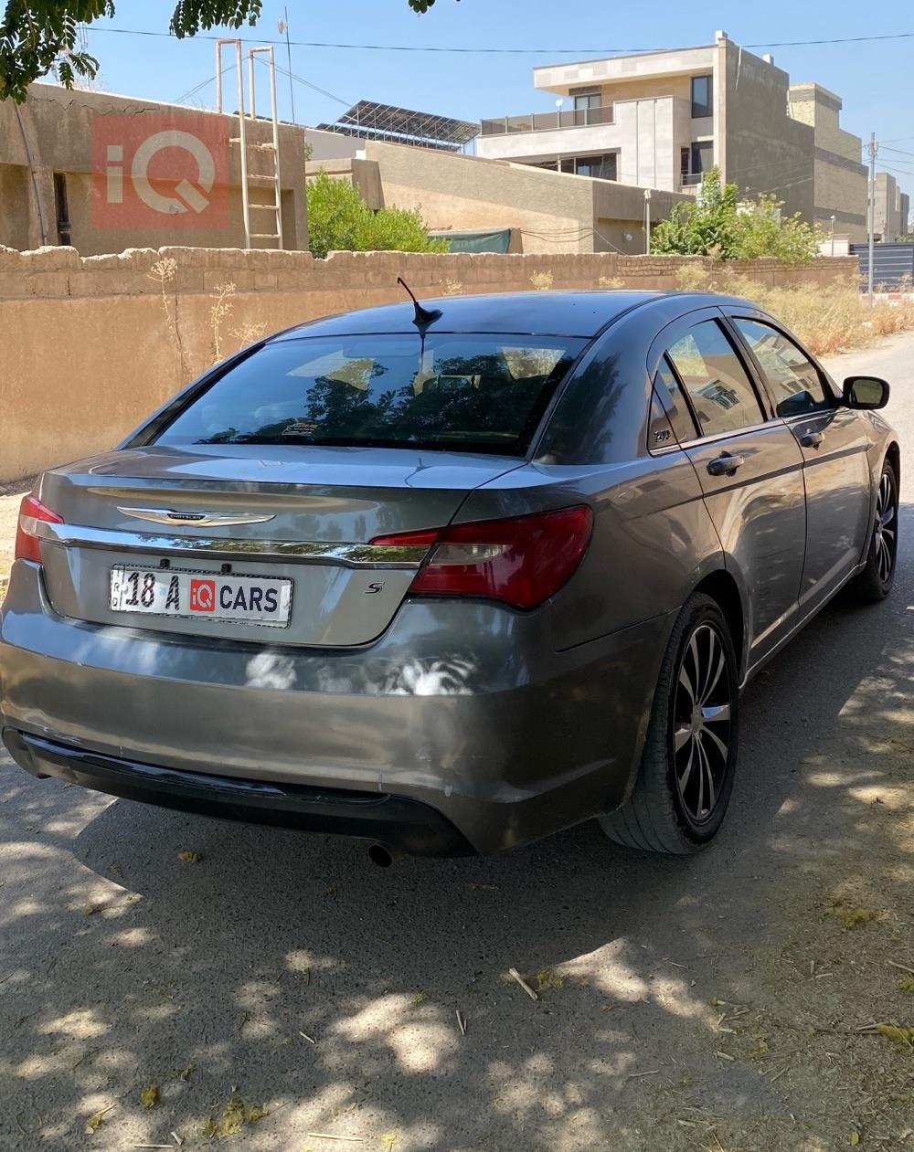 كرايسلر 200